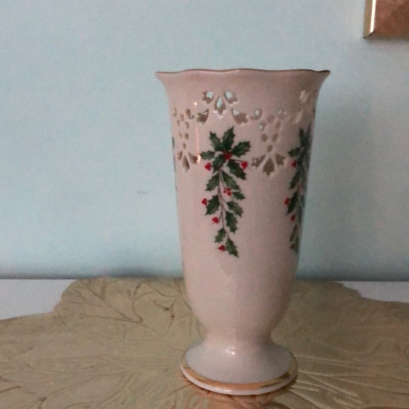 Lenox Other - LEXOX HOLIDAY VASE